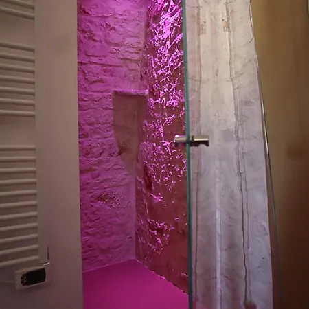 Dimora Antico Campanile * لوكوروتوندو